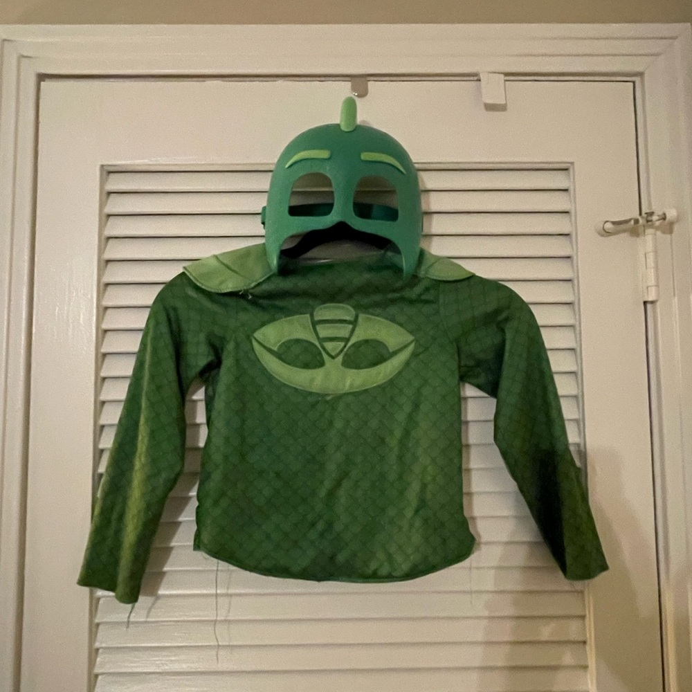 Disney Junior PJ Mask  Geico child’s costume with hard plastic mask